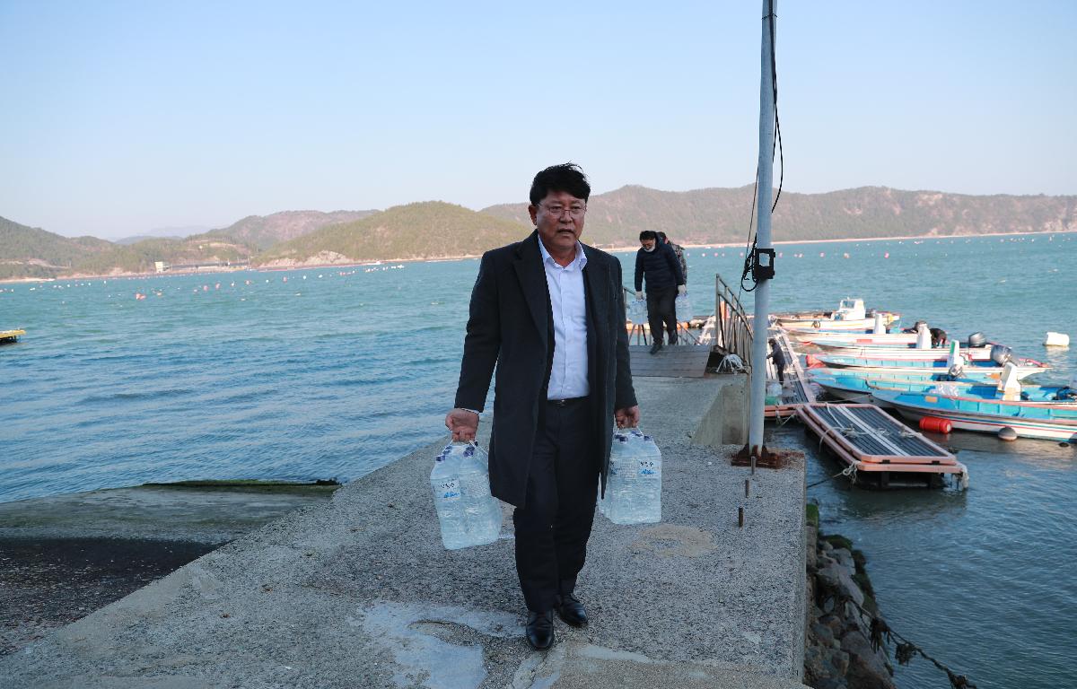 고금면 넙도 초완도 물나눔봉사 참석 첨부이미지 : AC4I0795.JPG