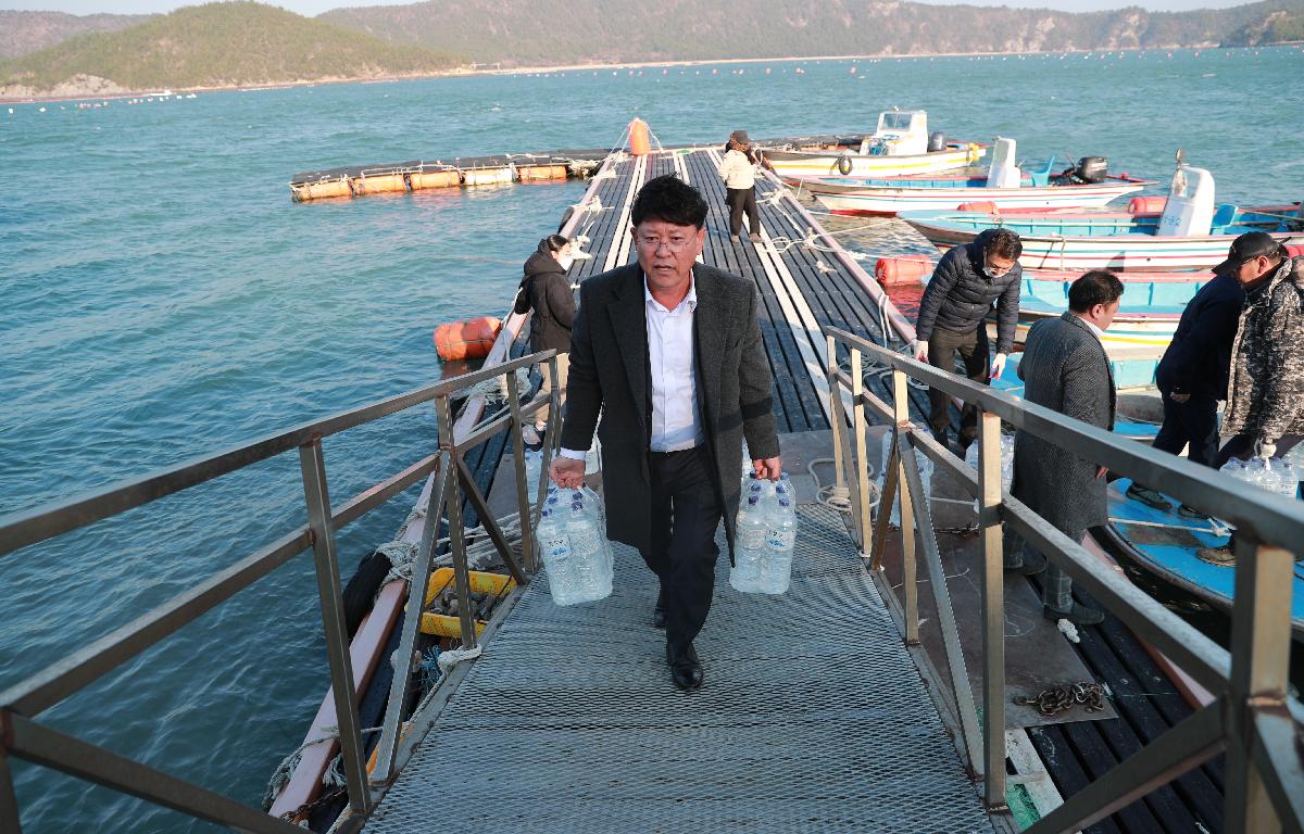 고금면 넙도 초완도 물나눔봉사 참석 첨부이미지 : AC4I0782.JPG