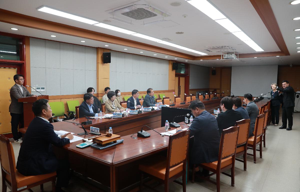 완도군 해양바이오 공동협력연구소 운영 민간위탁 적격자 심사위원회 첨부이미지 : AC4I6692.JPG