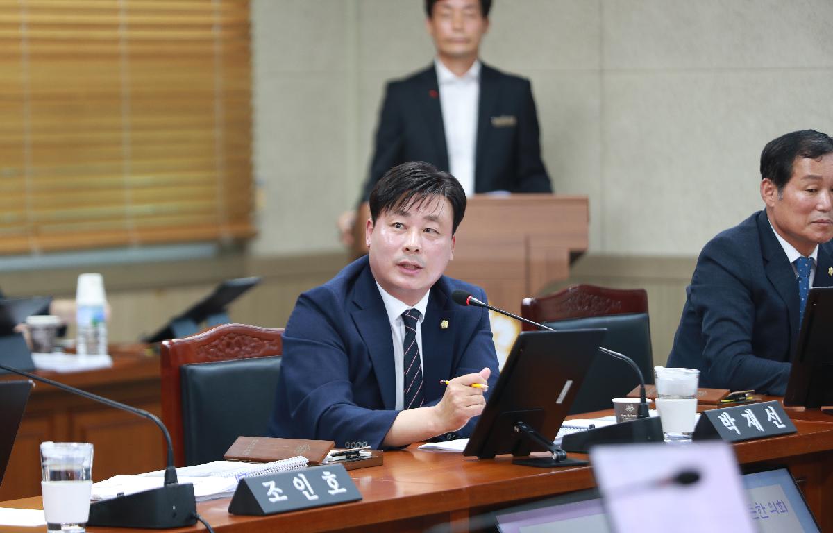 제323회 임시회 (읍면정보고) & 9월중 의원간담회 첨부이미지 : AC4I4159.JPG