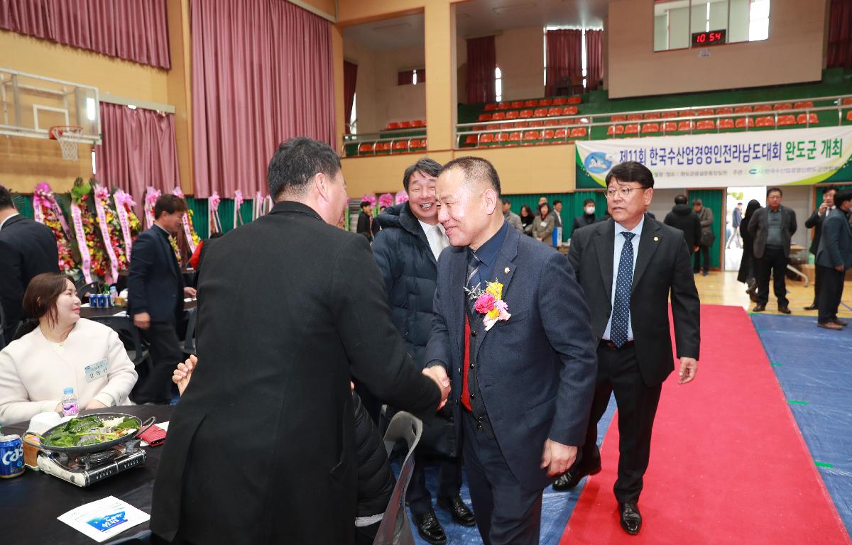 (사)한국수산업경영인 완도군연합회 제23, 24대 회장단 및 감사 이취임식 첨부이미지 : AC4I9714.JPG