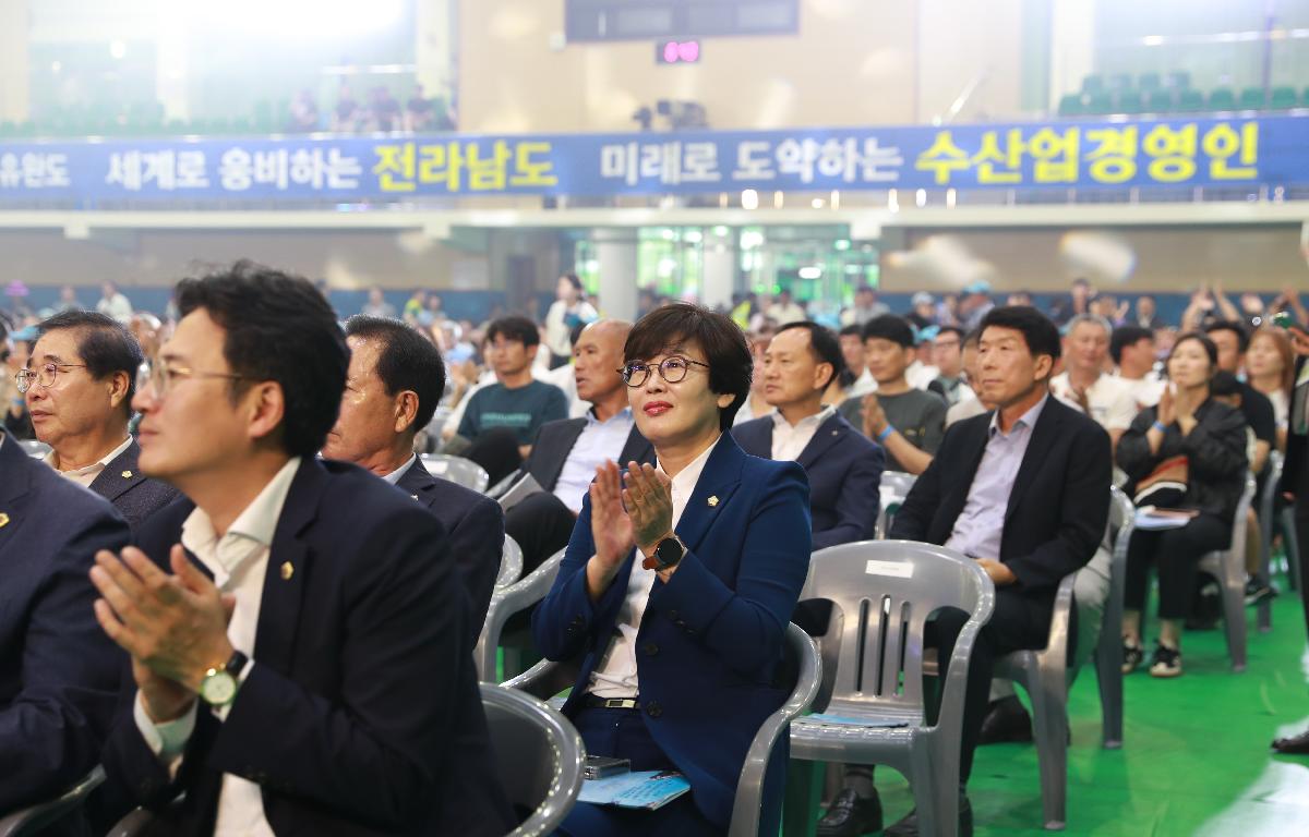 제11회 한국수산업경영인 전라남도대회 첨부이미지 : AC4I4873.JPG