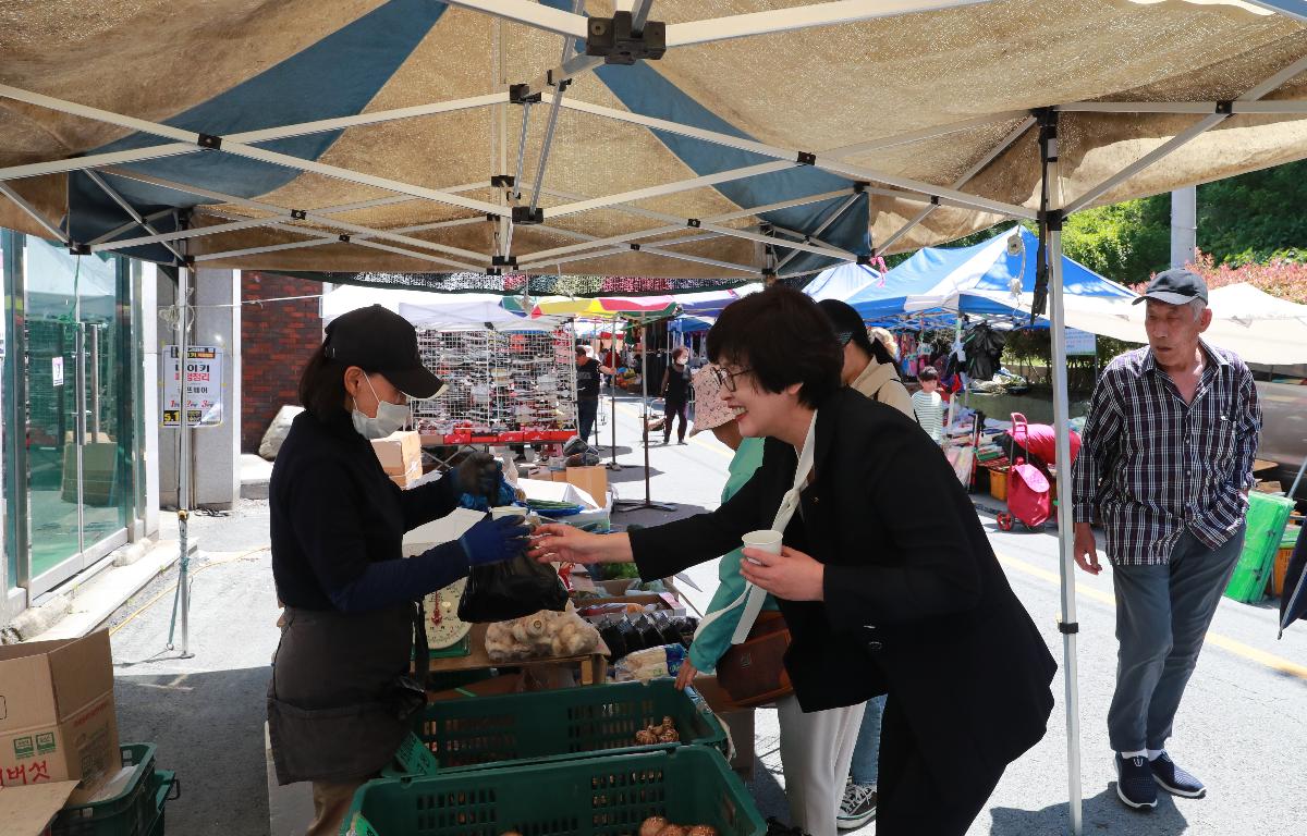 5·18 민주화운동 기념행사(주먹밥 빚기 나눔행사) 첨부이미지 : 240515 5·18기념행사(주먹밥 빚기 나눔행사) (5).JPG