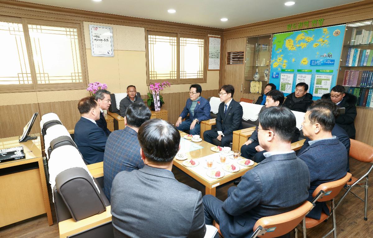 넙도 가뭄 극복 생수 전달식 첨부이미지 : 1U7A3859.JPG