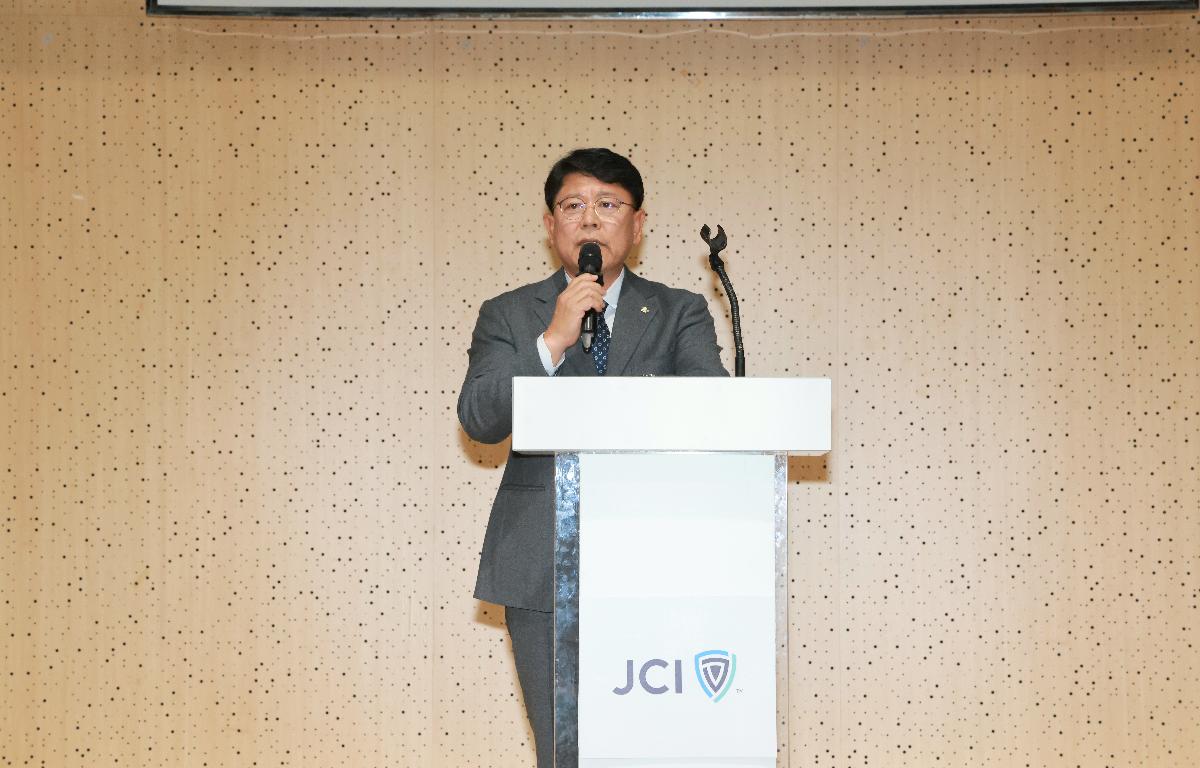 완도청년회의소 회장단 및 감사 이.취임식 첨부이미지 : 1U7A1814.JPG