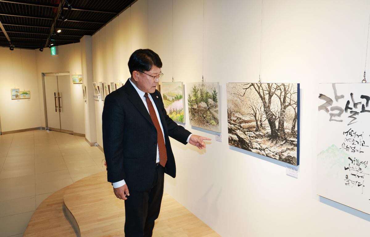 제2회 붓으로 그려보는 힐링필묵소묘 회원전 첨부이미지 : 1U7A9027.JPG