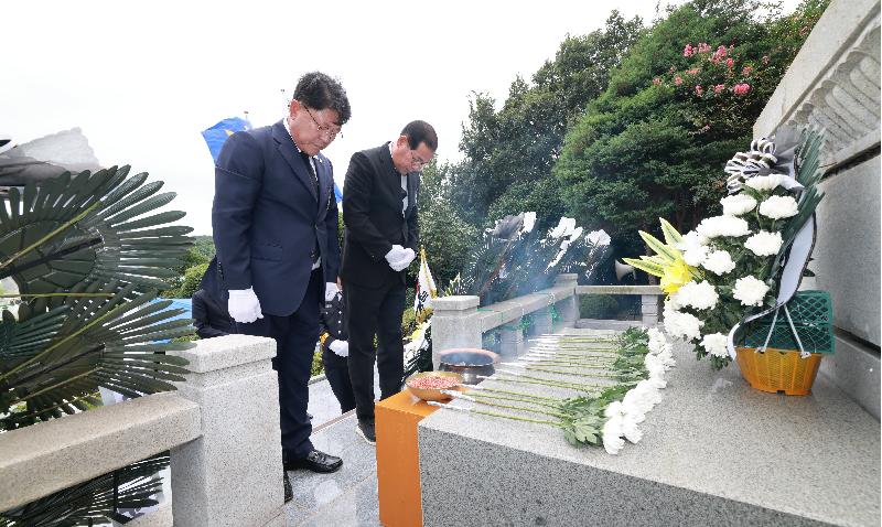 전몰경찰관 26위 및 방위군 3위 위령제
