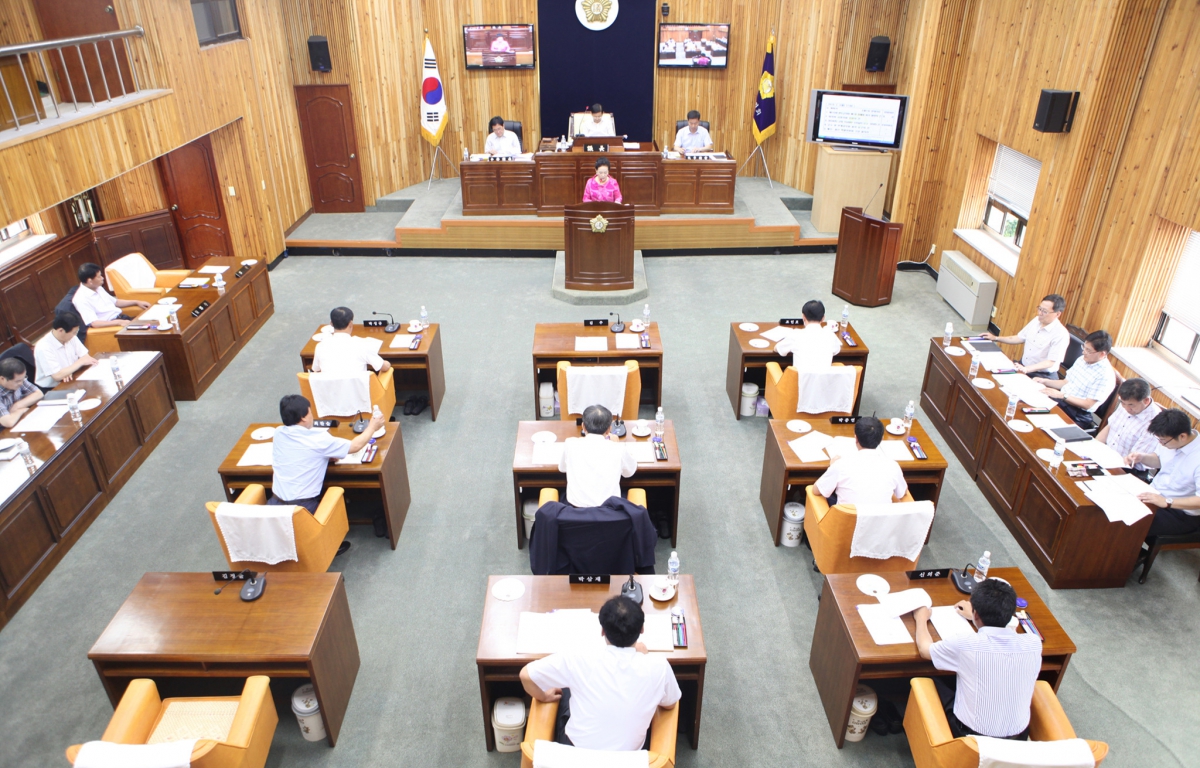 제215회 완도군의회 정례회 1차본회의 #2 첨부이미지 : 제215회 완도군의회 정례회 1차본회의 #2.jpg