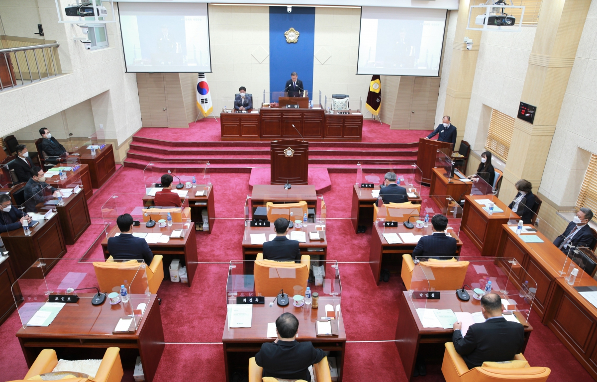 제300회 완도군의회 임시회 첨부이미지 : 제300회 완도군의회 임시회.jpg