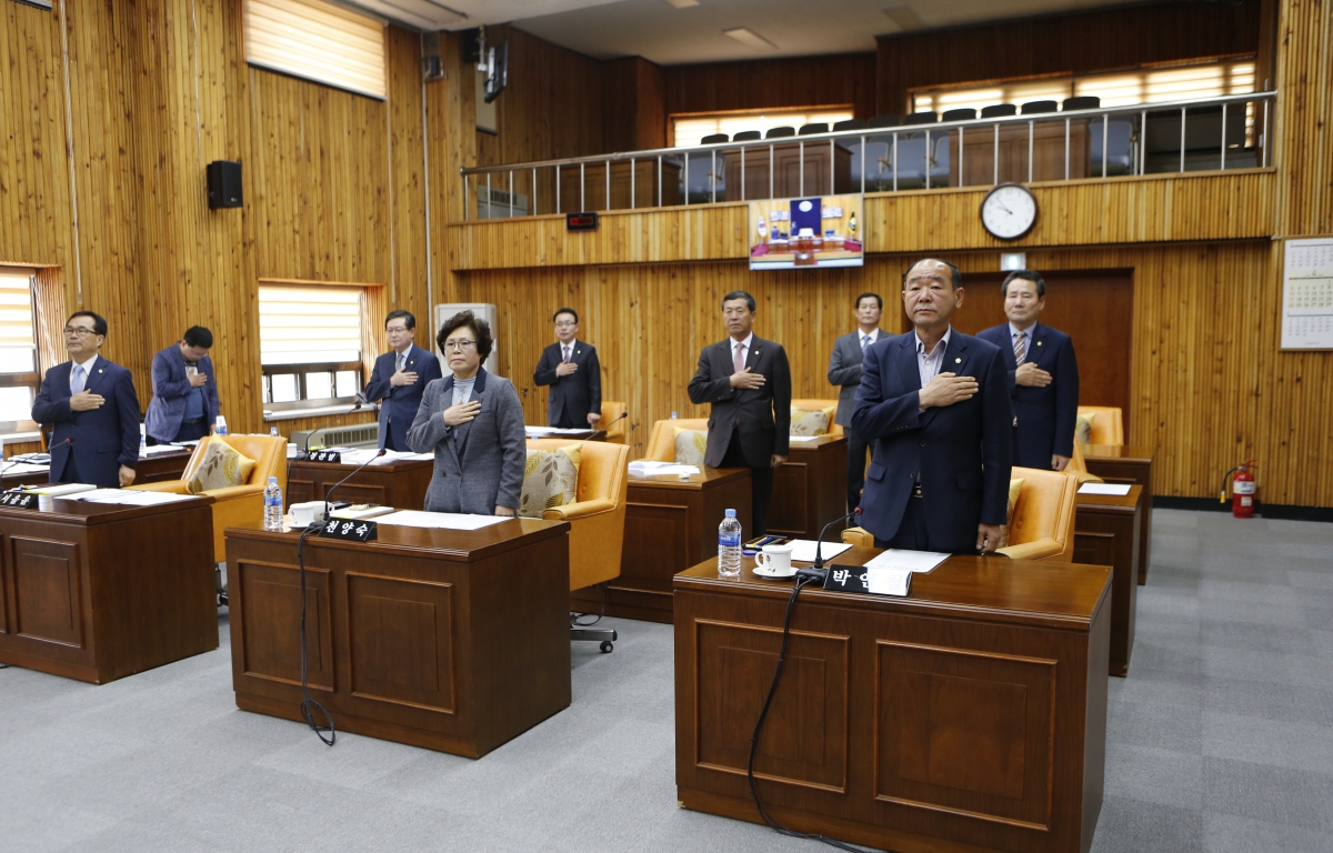 제239회 완도군의회 임시회 개회식 첨부이미지 : 제239회 완도군의회 임시회 개회식.JPG