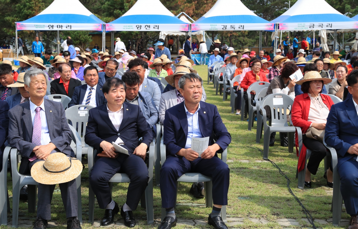 제9회 신지면민의 날 기념 및 화합한마당 축제 첨부이미지 : 제9회 신지면민의 날 기념 및 화합한마당 축제 (3).JPG