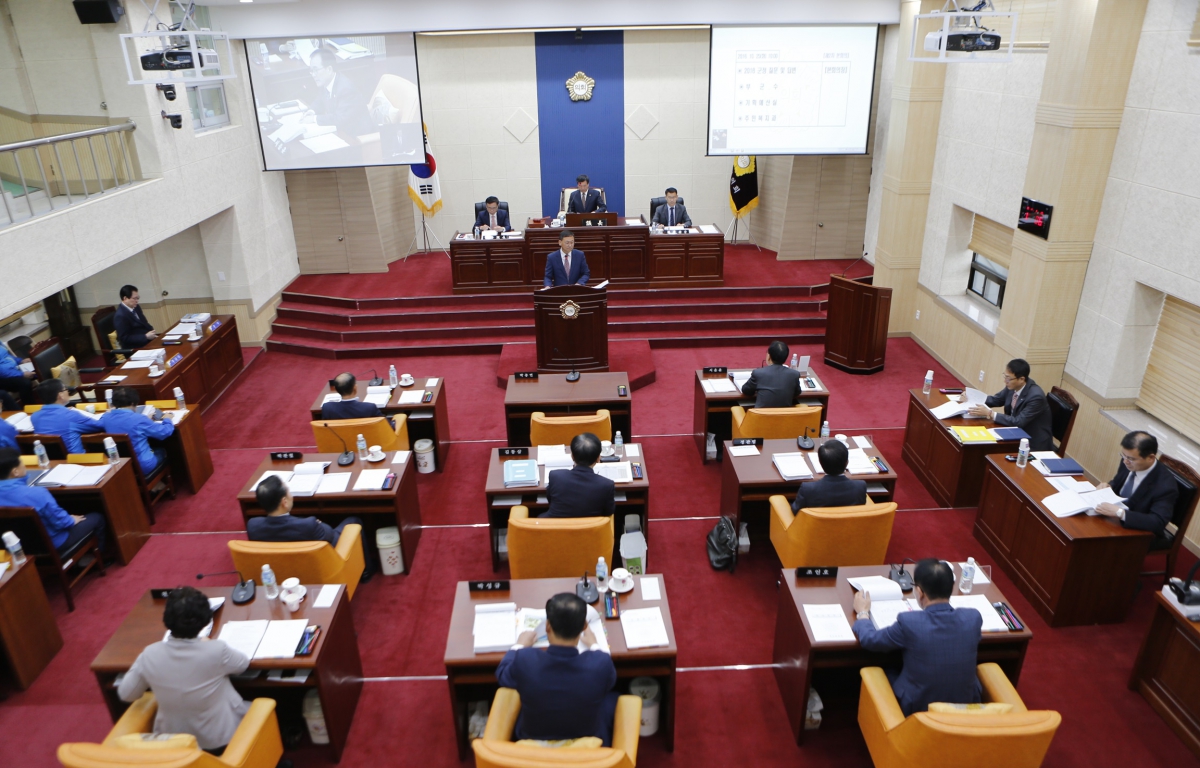 제244회 완도군의회 임시회(군정 질문 답변) 첨부이미지 : 3. 군정 질문 답변.JPG