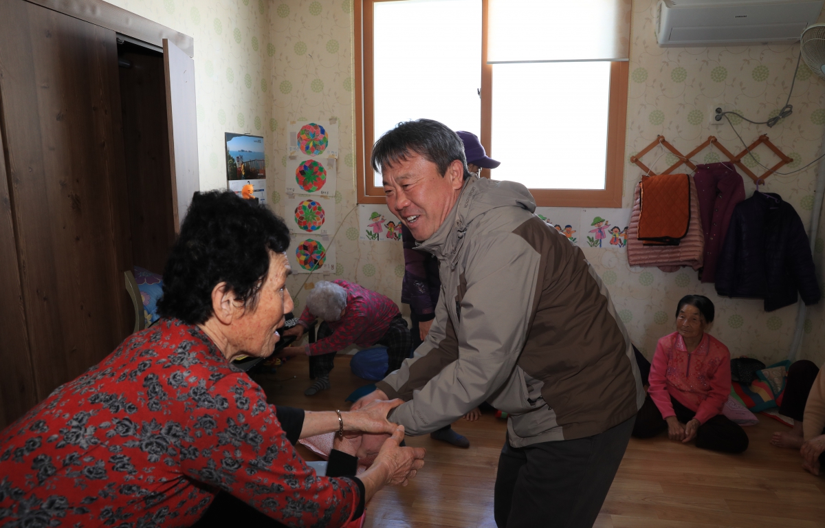 섬 그대로 풍경길 환경정화 및 걷기행사 첨부이미지 : 섬 그대로 풍경길 환경정화 및 걷기행사 (3).JPG