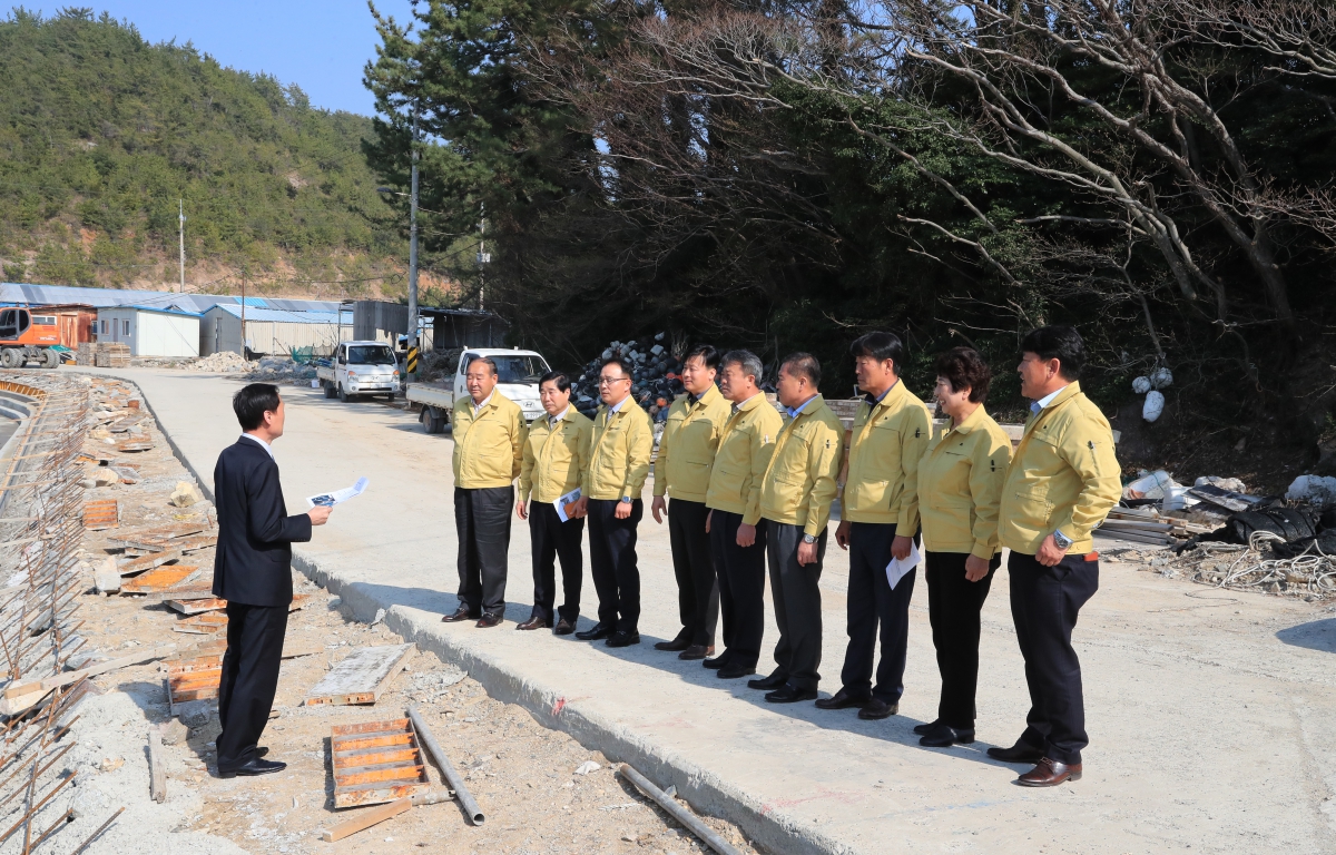 2019년 완도군의회 군민생활현장방문(금당) 첨부이미지 : 2019년 완도군의회 군민생활현장 방문(금당) (3).JPG