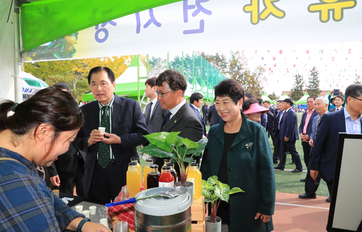 제23회 고금 노인의날 경로효잔치 첨부이미지 : 제23회 고금 노인의날 경로효잔치 (2).JPG