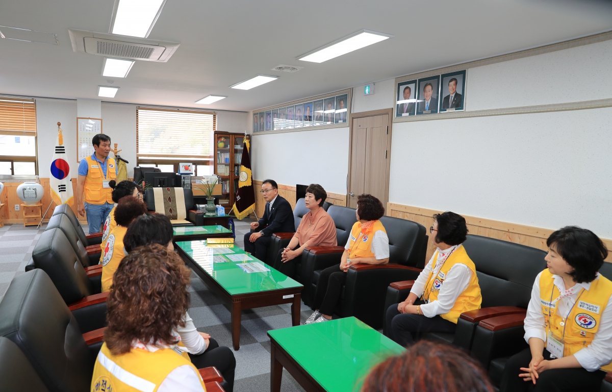 대한적십자사 회장단 완도군의회 방문 및 한마음축제 첨부이미지 : 대한적십자사 회장단 완도군의회 방문 및 한마음축제 (4).JPG