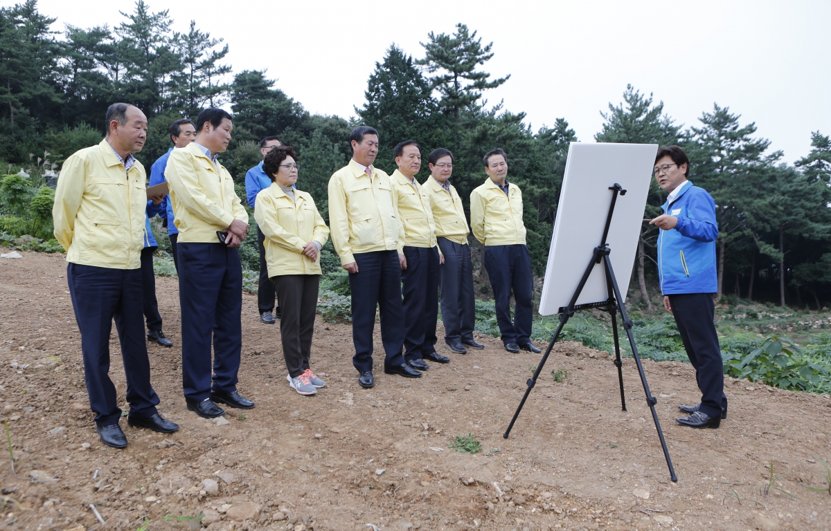 제243회 완도군의회 임시회(읍면 순회방문-사업장 방문 #1) 첨부이미지 : 4.  읍·면 순회 방문(사업장 방문).JPG