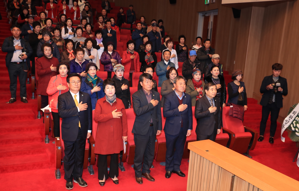 해상왕 장보고대사 제1178기 장보고대사 추모 다례제 첨부이미지 : 해상왕 장보고대사 제1178기 장보고대사 추모 다례제.JPG