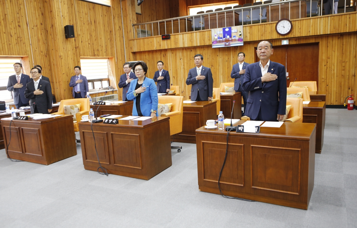 제240회 완도군의회 제1차 정례회 1차본회의 #2 첨부이미지 : _70U0533.JPG