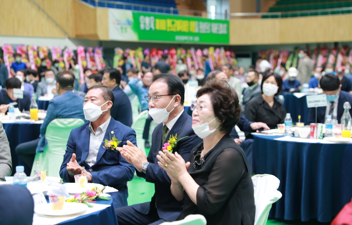 유병욱 제18대 완도군체육회장 취임식 첨부이미지 : 유병욱 제18대 완도군체육회장 취임식 (2).JPG