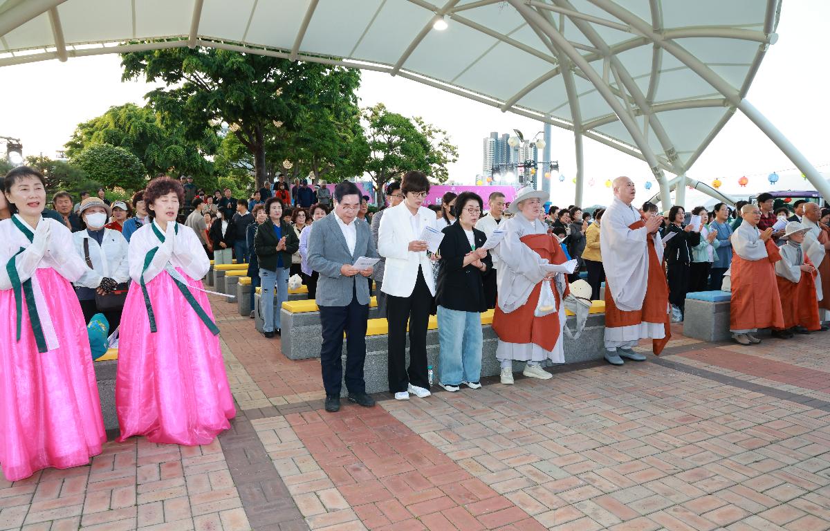 불기2570 부처님 오신날 관등법회 및 연등축제 첨부이미지 : 1U7A7226.JPG